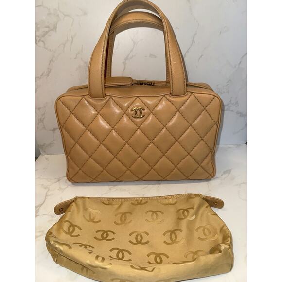Chanel Vintage Gold Lambskin Leather Handbag - Good Condition - Picture 3 of 13